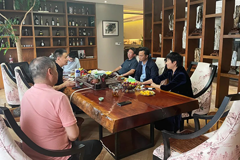 Gan Zengbao, Secretary of the Party Leadership Group and Director of the Forestry Bureau of Chongzuo City, Guangxi Zhuang Autonomous Region, and his party visited Ink Jiangnan to discuss the investment environment and investment matters